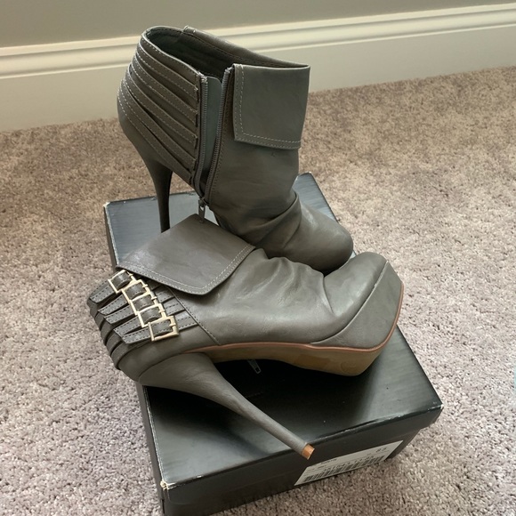 Just Fab Suzette Platform Heels - Picture 2 of 5